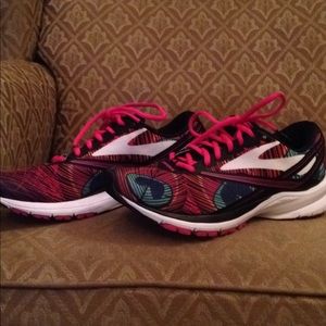 brooks launch 4 women's size 10